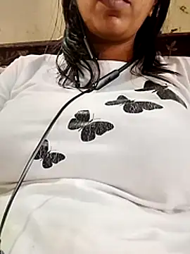 Snapshot of Romantic_riya_06 chatting on July 19, 6:06 am Romantic riya 06 online show from July 19, 6:06 am