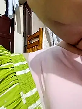 Snapshot of Romantic_riya_06 chatting on July 19, 6:11 pm Romantic riya 06 online show from July 19, 6:11 pm