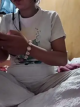 Snapshot of Romantic_riya_06 chatting on July 25, 3:42 pm Romantic riya 06 online show from July 25, 3:42 pm
