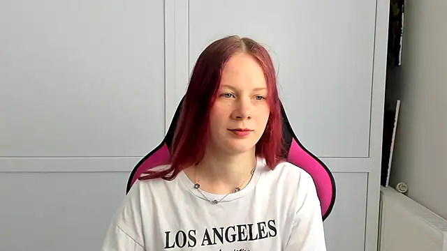 Snapshot of Skylar_spring chatting on June 20, 6:16 am Skylar spring online show from June 20, 6:16 am