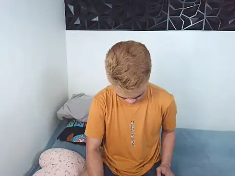 yourmikexxx online show from June 19, 5:28 pm