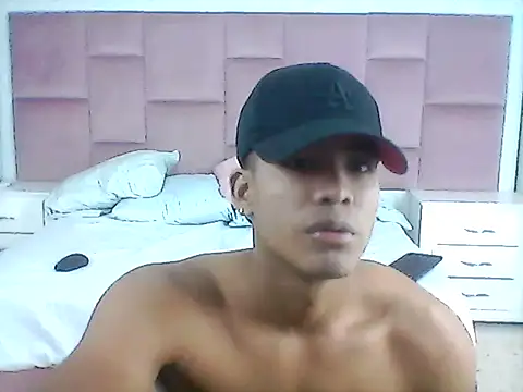 Snapshot of david-sala chatting on June 17, 1:56 pm david-sala online show from June 17, 1:56 pm