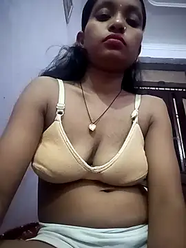 kajal jain00 online show from July 13, 4:15 am