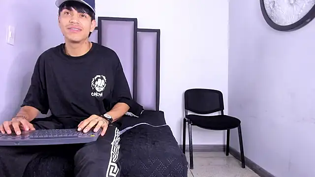 Alejitoo 23 online show from June 12, 11:42 am