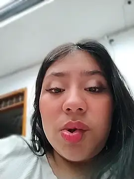 Snapshot of Amber_Herrera chatting on July 8, 1:04 pm Amber Herrera online show from July 8, 1:04 pm