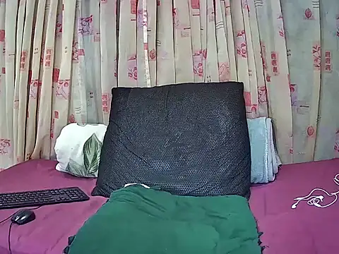 SluttyTall online show from June 16, 4:48 am