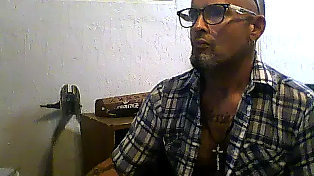 Snapshot of SlickDickyadown chatting on July 24, 1:58 am SlickDickyadown online show from July 24, 1:58 am