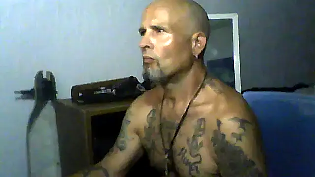 Snapshot of SlickDickyadown chatting on July 26, 3:47 am SlickDickyadown online show from July 26, 3:47 am