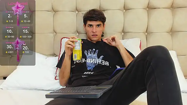 Zack23   online show from July 15, 3:34 am