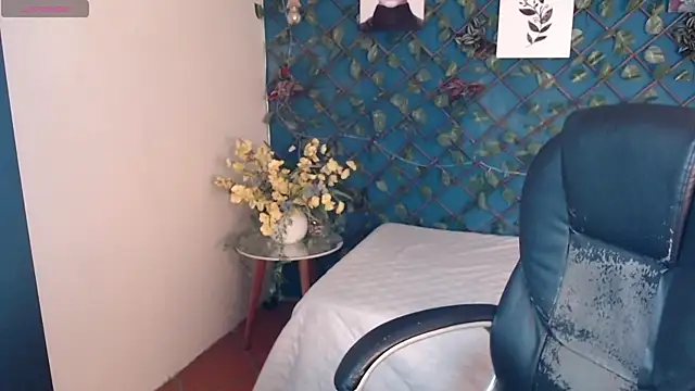 Snapshot of wayath1 chatting on July 6, 11:29 am wayath1 online show from July 6, 11:29 am