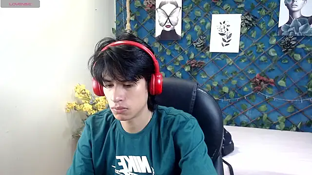 Snapshot of wayath1 chatting on July 15, 11:04 am wayath1 online show from July 15, 11:04 am