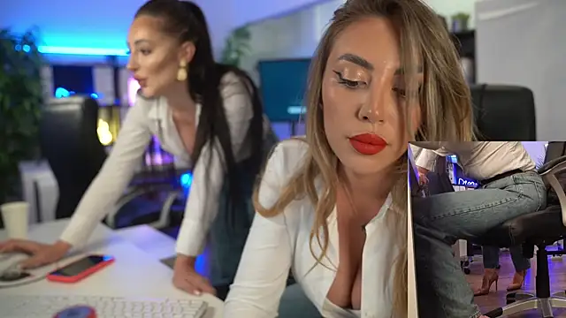 BabesGoWild online show from May 17, 7:43 pm