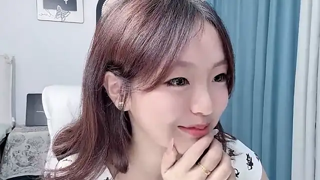 Snapshot of wenwen8888 chatting on July 5, 4:19 am wenwen8888 online show from July 5, 4:19 am