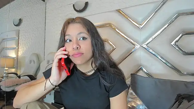 Chloe Belll online show from July 29, 3:43 pm