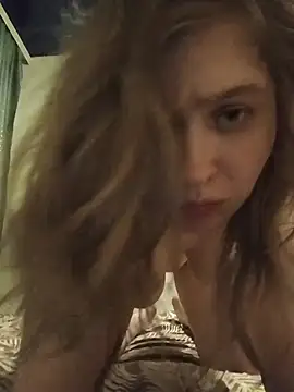 Snapshot of _AngelaGarcia_ chatting on June 25, 4:22 pm AngelaGarcia online show from June 25, 4:22 pm