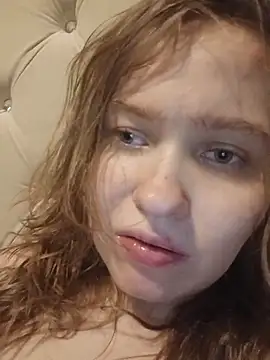 Snapshot of _AngelaGarcia_ chatting on June 29, 5:35 pm AngelaGarcia online show from June 29, 5:35 pm