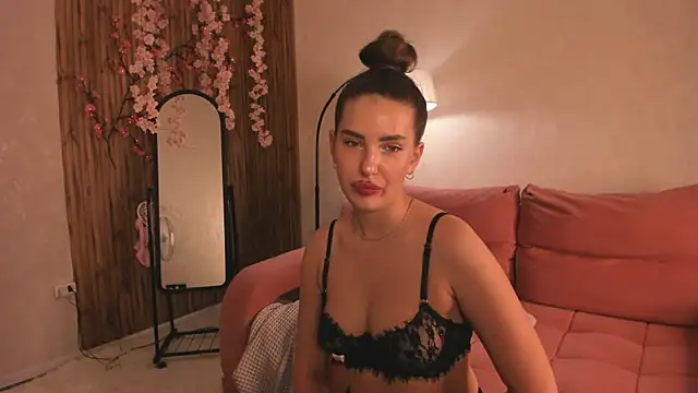 Bella  Kallen online show from July 3, 9:27 am