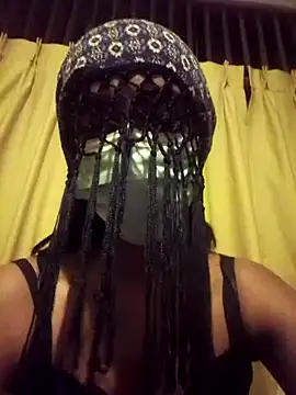 queen shelly online show from June 11, 6:50 pm