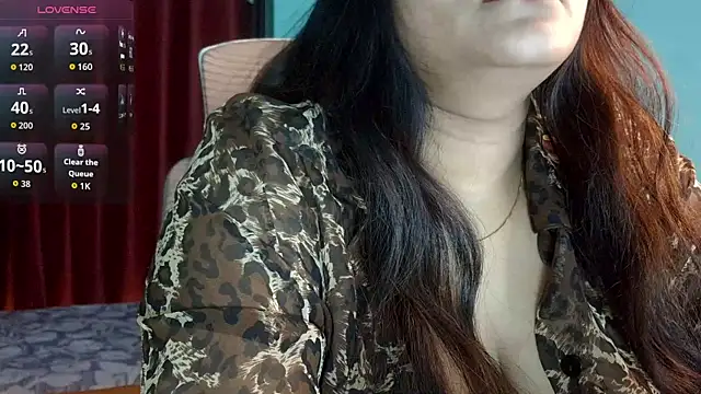 Snapshot of hey_rhea chatting on July 13, 5:27 pm hey rhea online show from July 13, 5:27 pm