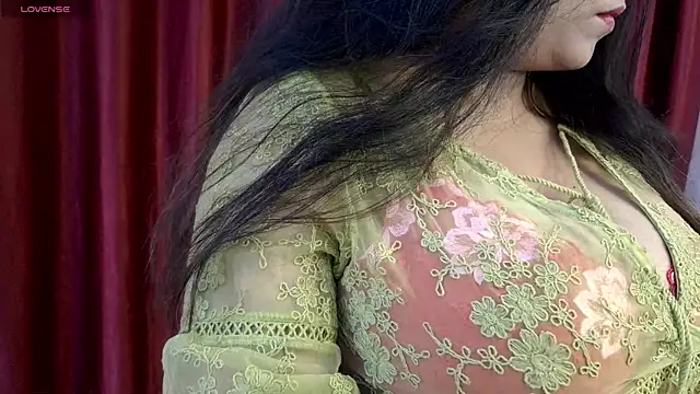 Snapshot of hey_rhea chatting on July 19, 5:27 pm hey rhea online show from July 19, 5:27 pm