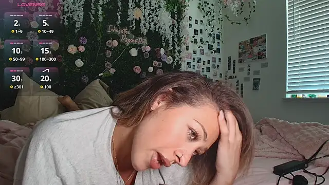 LyraCovee online show from July 6, 12:18 am