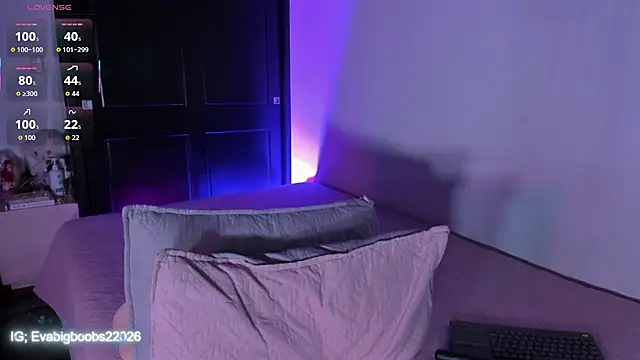 EvaBigBoobs online show from July 13, 10:29 am