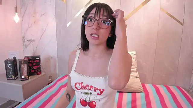 Little emy  online show from July 29, 12:03 pm