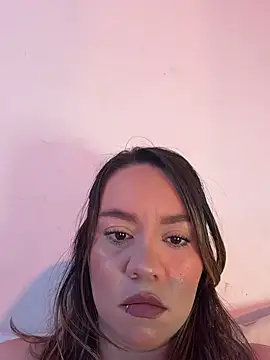 Snapshot of Emma_Jonas chatting on June 19, 5:50 pm Emma Jonas online show from June 19, 5:50 pm