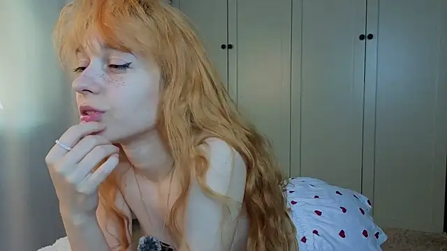 Snapshot of tgirlfoxy chatting on July 22, 6:49 am tgirlfoxy online show from July 22, 6:49 am