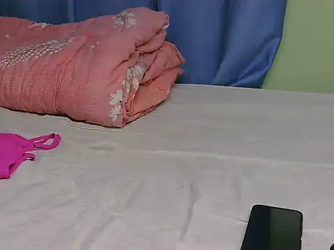 sexxybutty24 online show from June 26, 7:51 pm