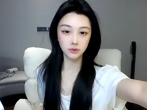 SylvieMaya online show from June 12, 4:39 pm