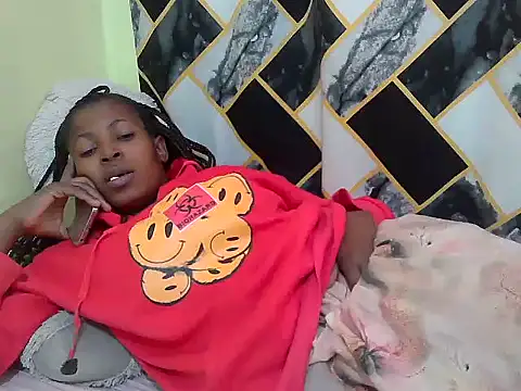 lilmomaa online show from July 1, 11:34 am