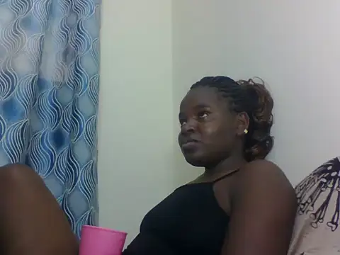 Snapshot of PrettyEve chatting on June 17, 11:23 am PrettyEve online show from June 17, 11:23 am