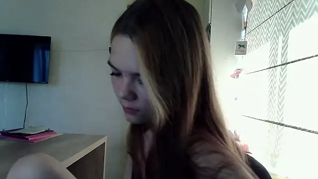 AvrilGillig online show from July 24, 4:32 am