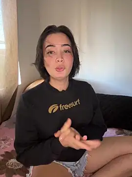 sweetchloe   online show from June 26, 7:18 pm