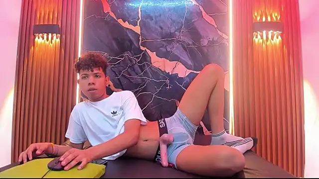 Amers bigcock online show from June 9, 8:31 pm
