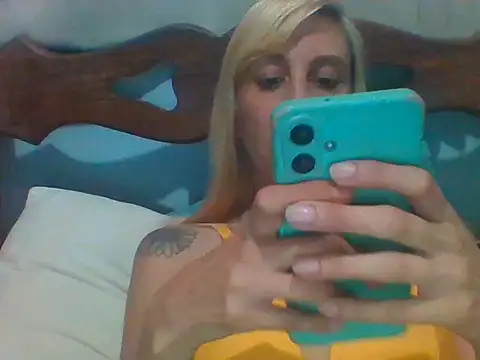 Snapshot of angelsexhot69 chatting on June 10, 9:35 pm angelsexhot69 online show from June 10, 9:35 pm
