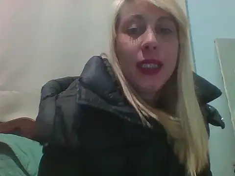 Snapshot of angelsexhot69 chatting on June 17, 11:27 pm angelsexhot69 online show from June 17, 11:27 pm