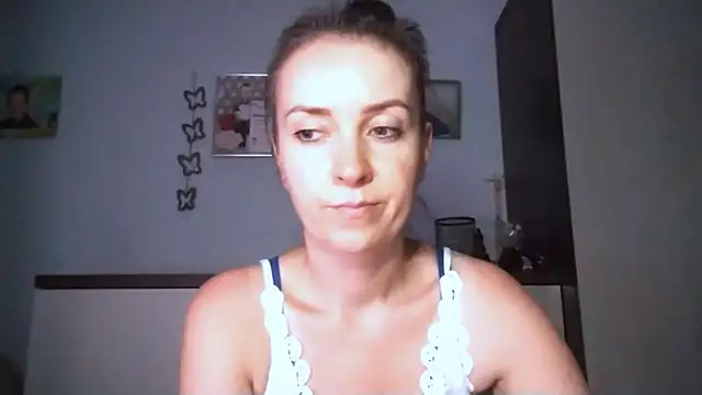 Snapshot of JenniferAlone chatting on June 30, 8:21 pm JenniferAlone online show from June 30, 8:21 pm