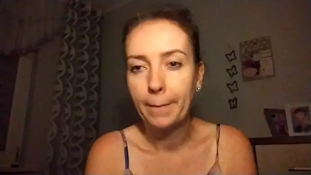 Snapshot of JenniferAlone chatting on July 3, 8:26 pm JenniferAlone online show from July 3, 8:26 pm