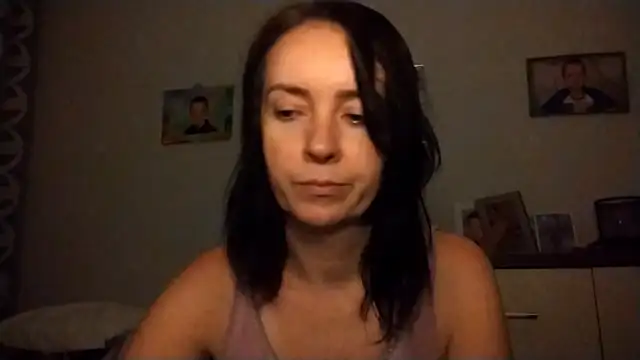 Snapshot of JenniferAlone chatting on July 4, 8:15 pm JenniferAlone online show from July 4, 8:15 pm