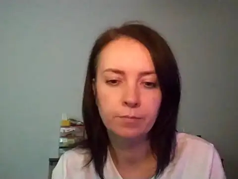Snapshot of JenniferAlone chatting on July 6, 9:06 pm JenniferAlone online show from July 6, 9:06 pm