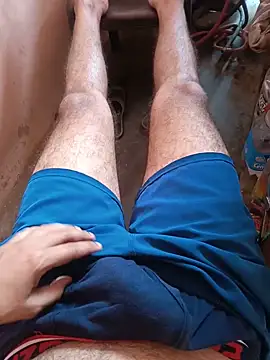 Desindianbull69 online show from July 13, 9:56 am