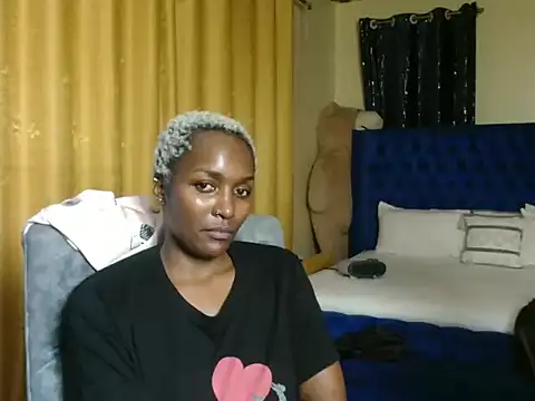 Snapshot of prettyshakimm chatting on June 15, 12:24 am prettyshakimm online show from June 15, 12:24 am
