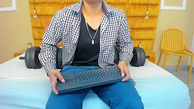 Pixelriott online show from July 25, 9:12 pm