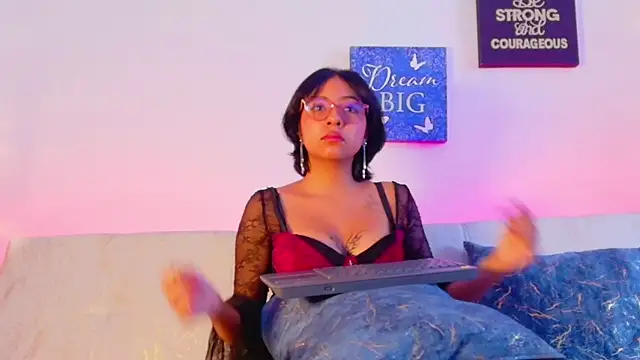 Snapshot of dhalya_roses chatting on June 12, 3:00 pm dhalya roses online show from June 12, 3:00 pm