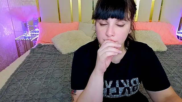Snapshot of KatrinMilly chatting on August 1, 7:02 pm KatrinMilly online show from August 1, 7:02 pm