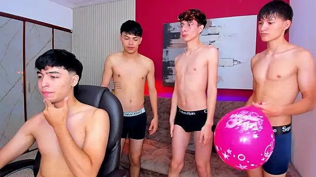 Hot GuysW online show from July 2, 8:15 pm