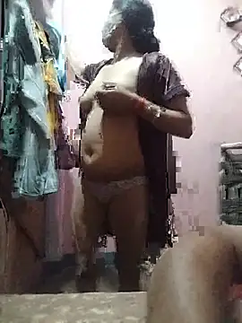 House girl22 online show from July 3, 4:57 pm