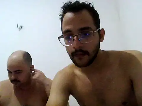 Snapshot of casal_jj23 chatting on June 10, 3:29 am casal jj23 online show from June 10, 3:29 am
